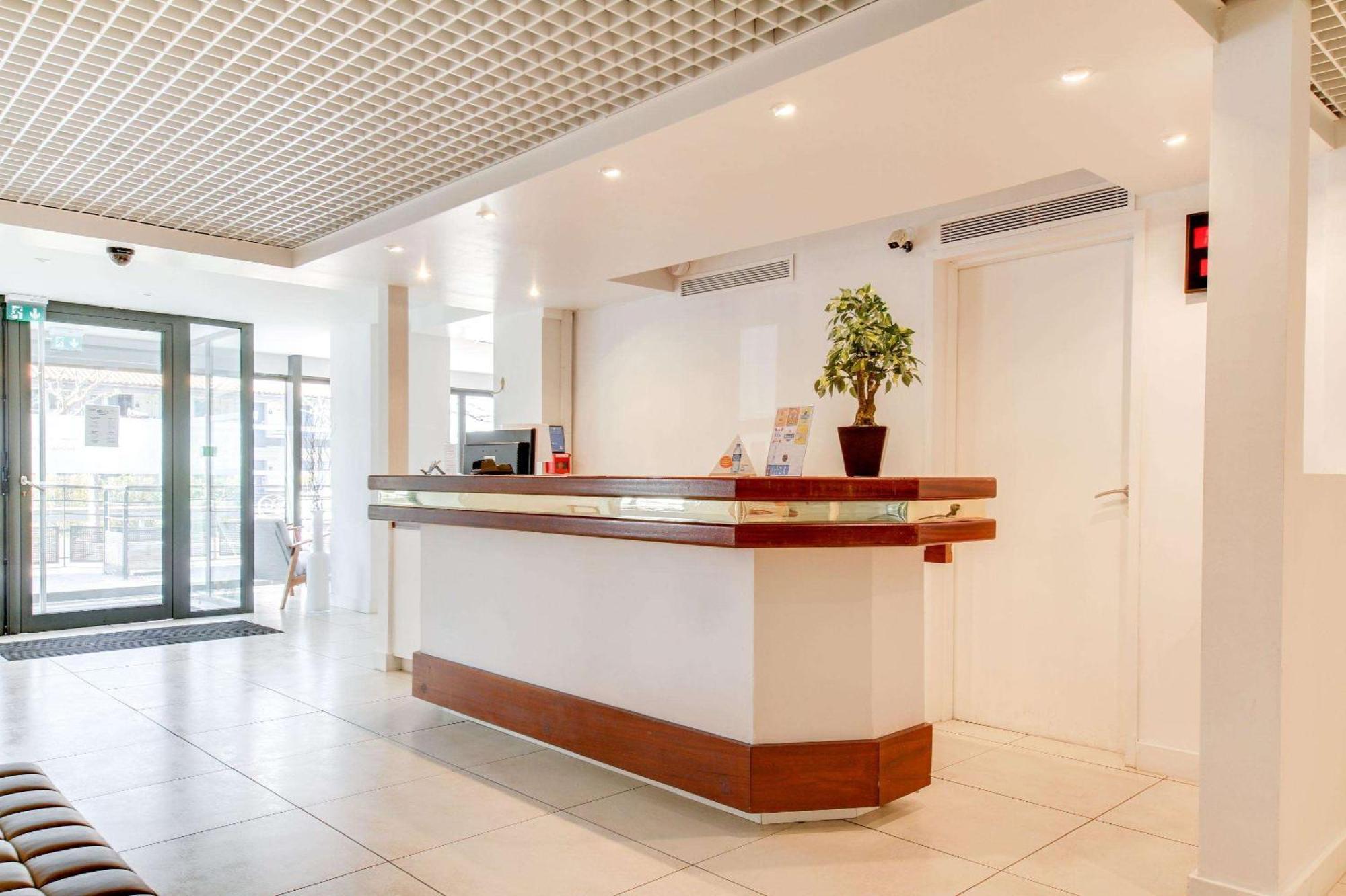 Brit Hotel Porte D'Espagne Perpignano Esterno foto