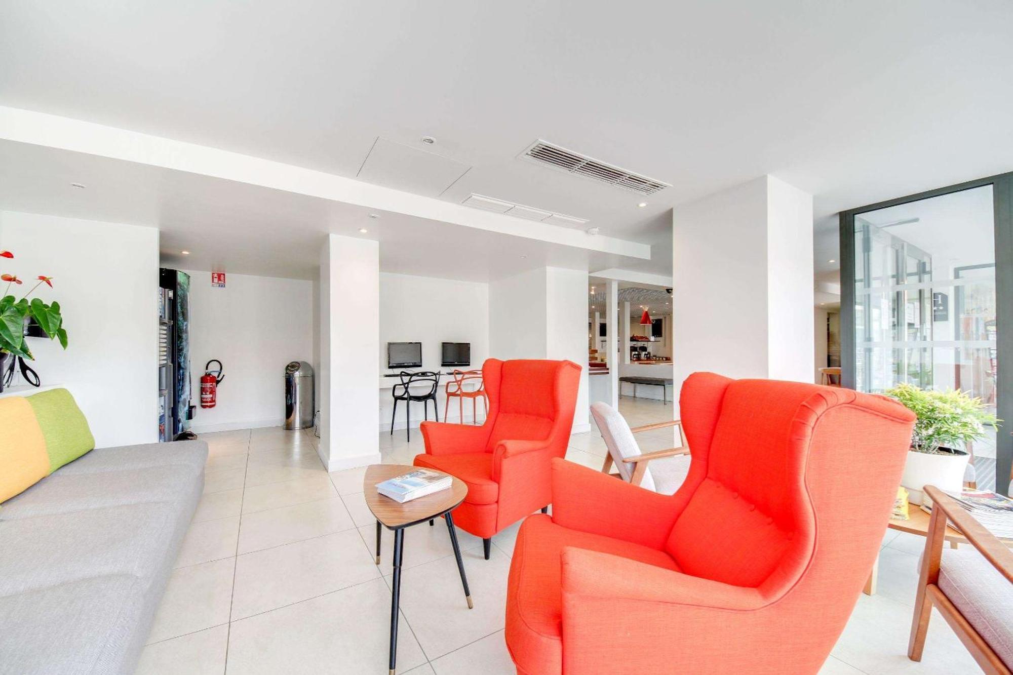 Brit Hotel Porte D'Espagne Perpignano Esterno foto