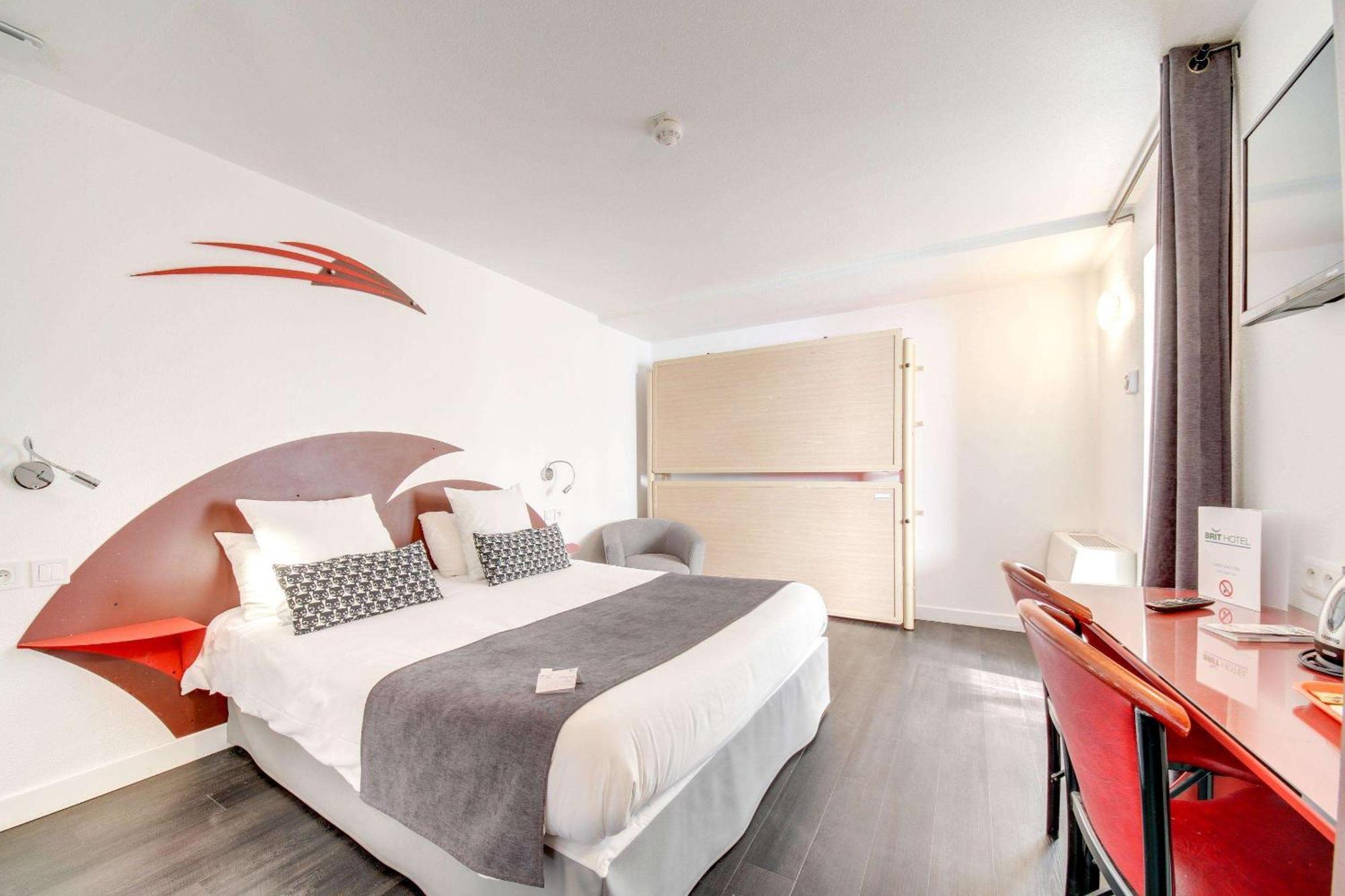 Brit Hotel Porte D'Espagne Perpignano Esterno foto