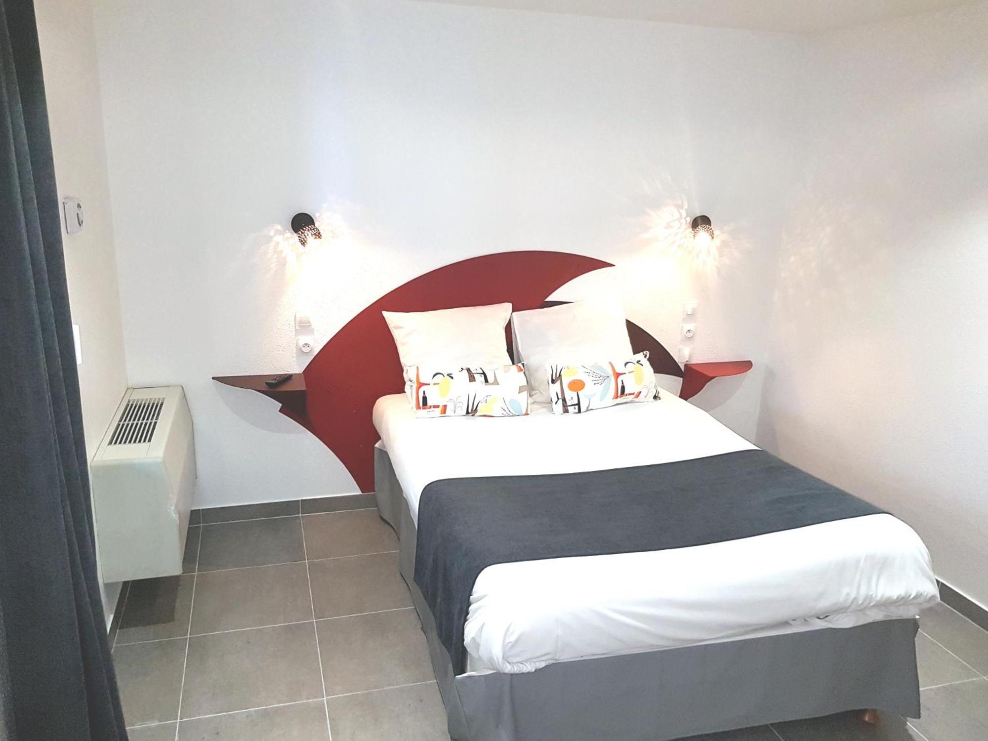 Brit Hotel Porte D'Espagne Perpignano Esterno foto